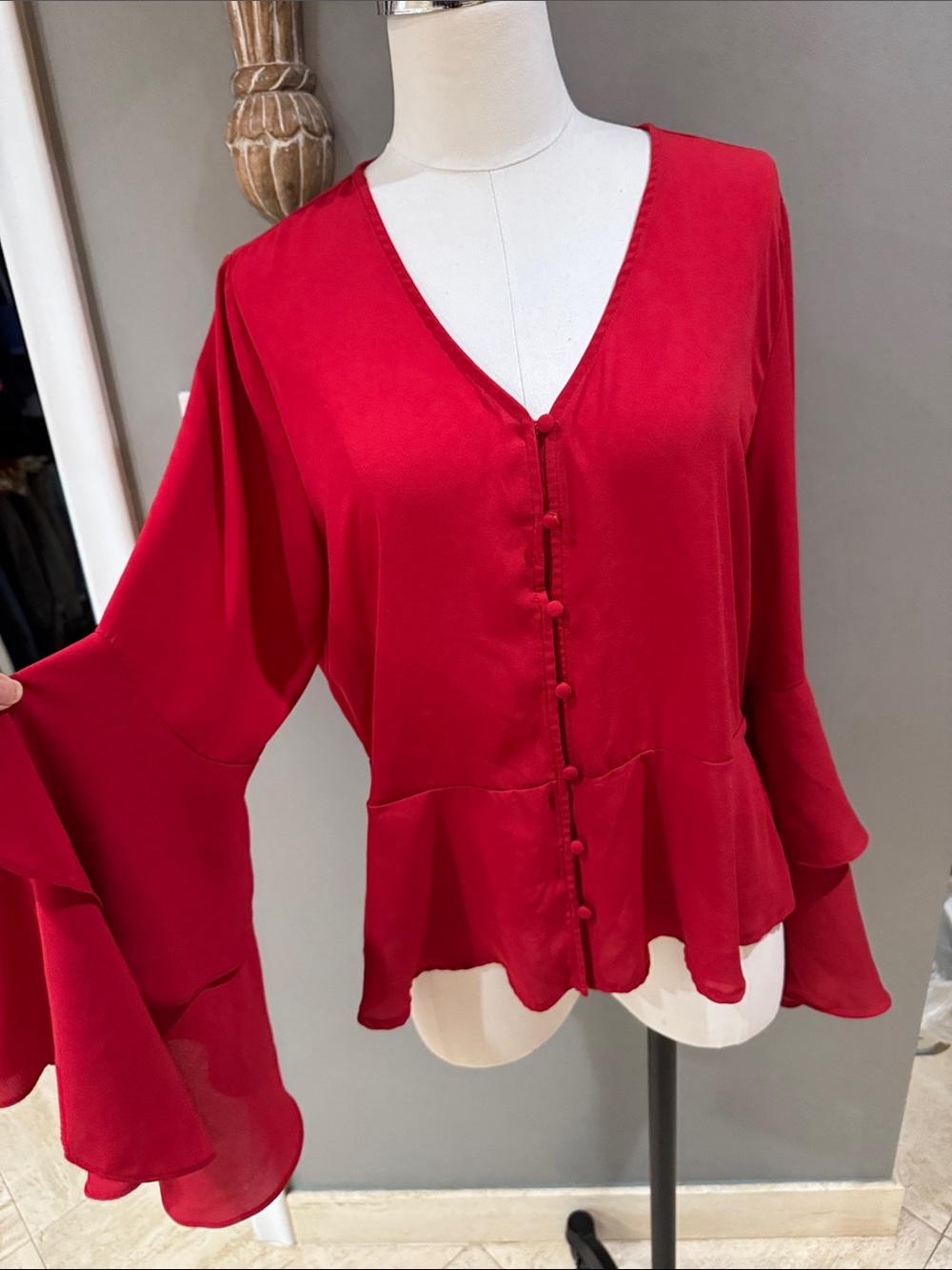 Vince Camuto Red V-Neck Button Front Peplum Blouse, L